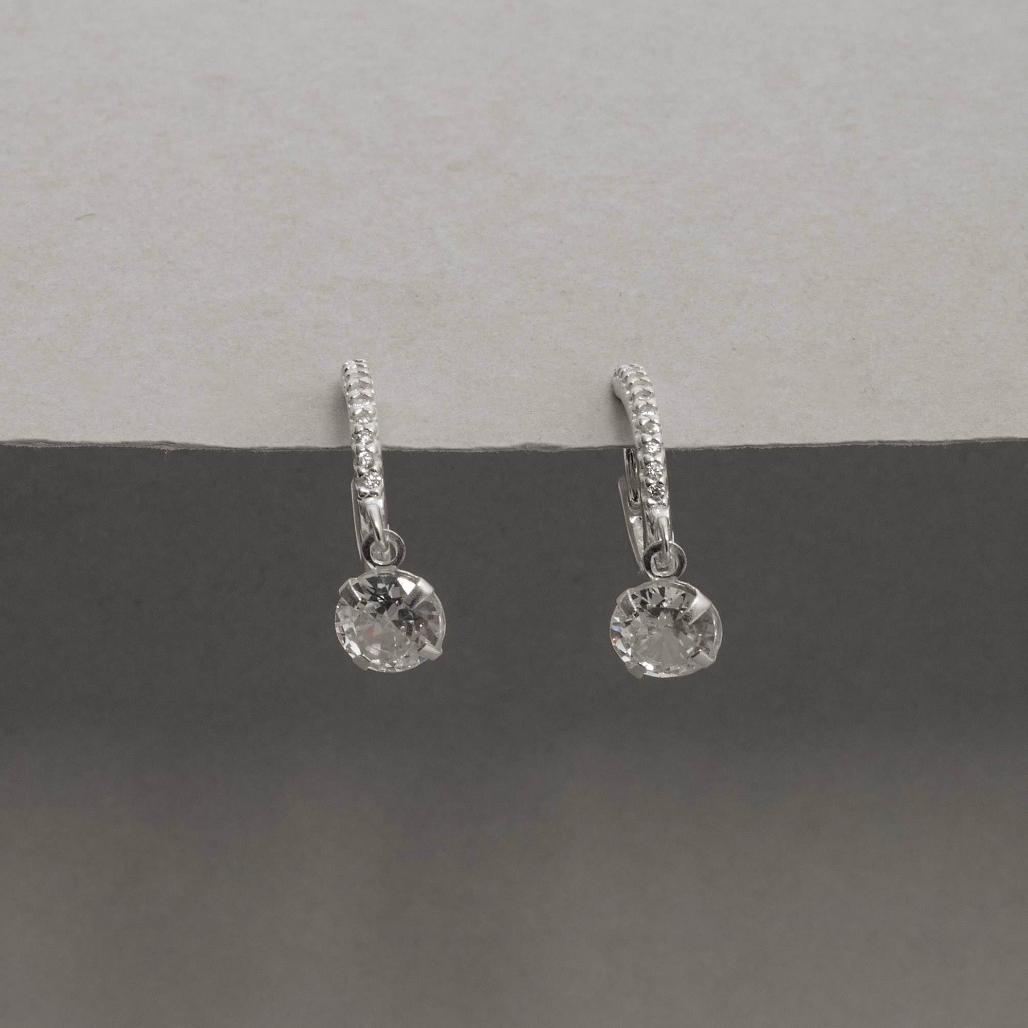 Argola Feminina Click Cravejada Pingente Ponto de Luz Prata 925
