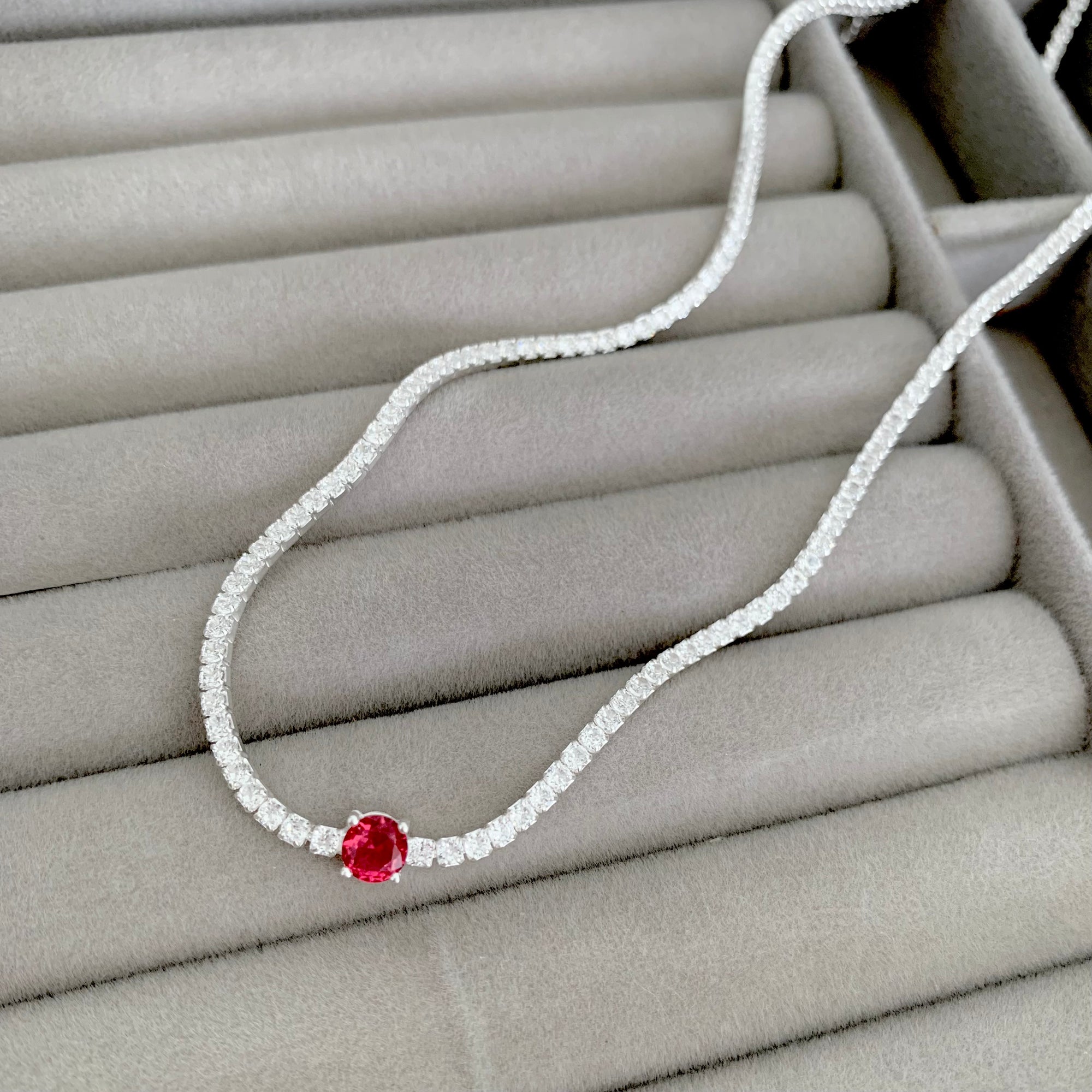 Choker Feminina Riviera Cristal C/Pedra Principal Cor Pink Prata 925