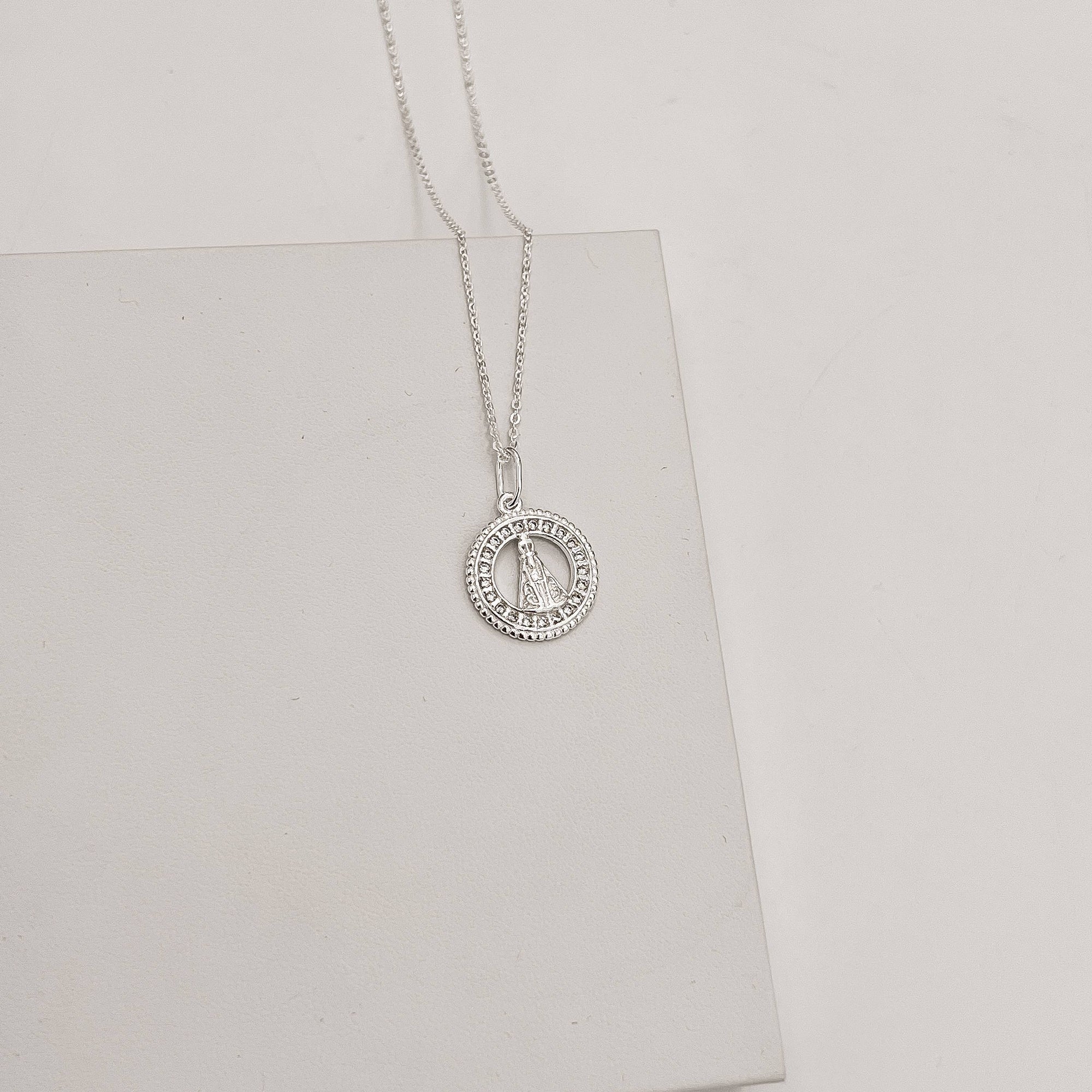 Colar Feminino Medalha Nsa Senhora Aparecida Cravejada Prata 925