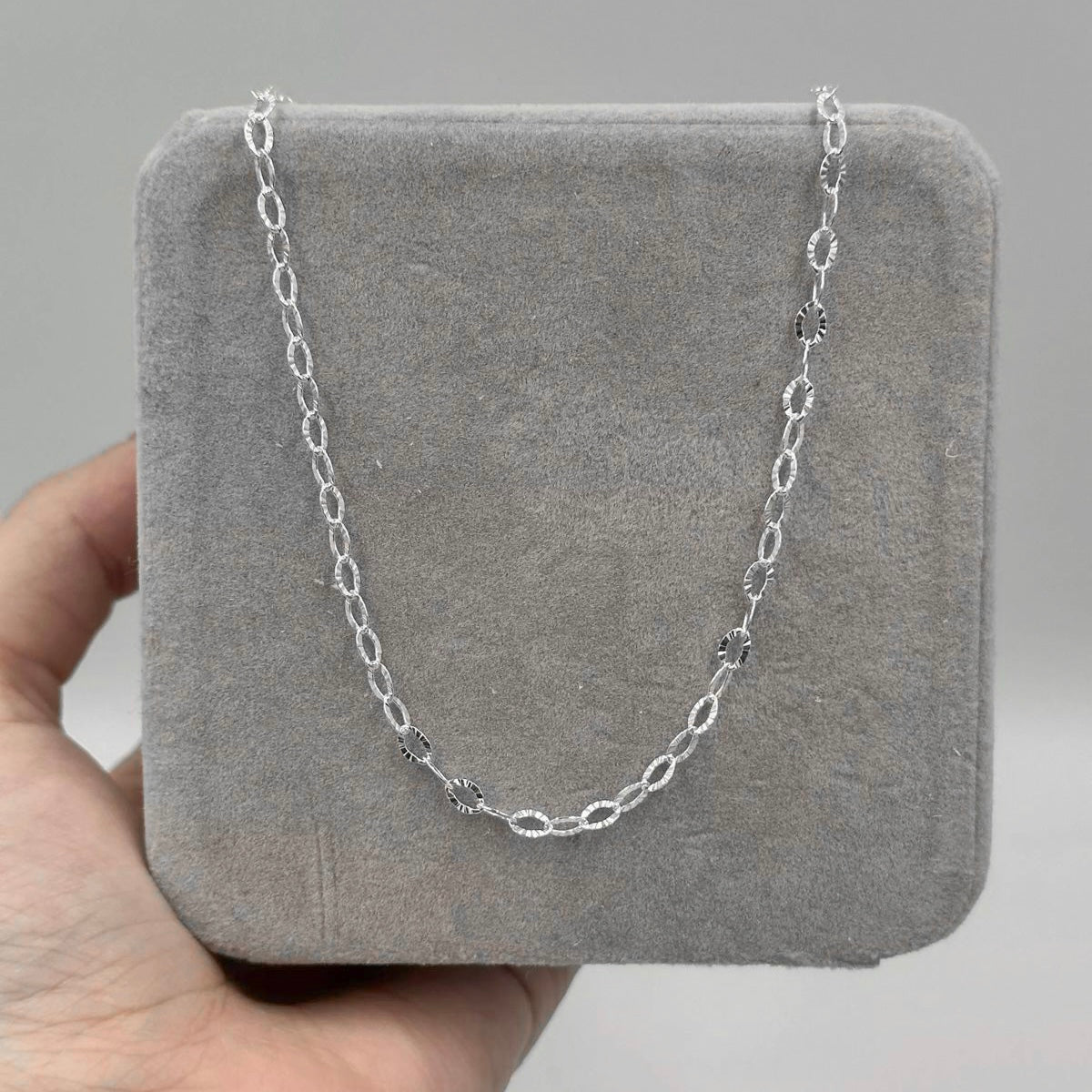 Choker Feminina Elos Detalhados Prata 925