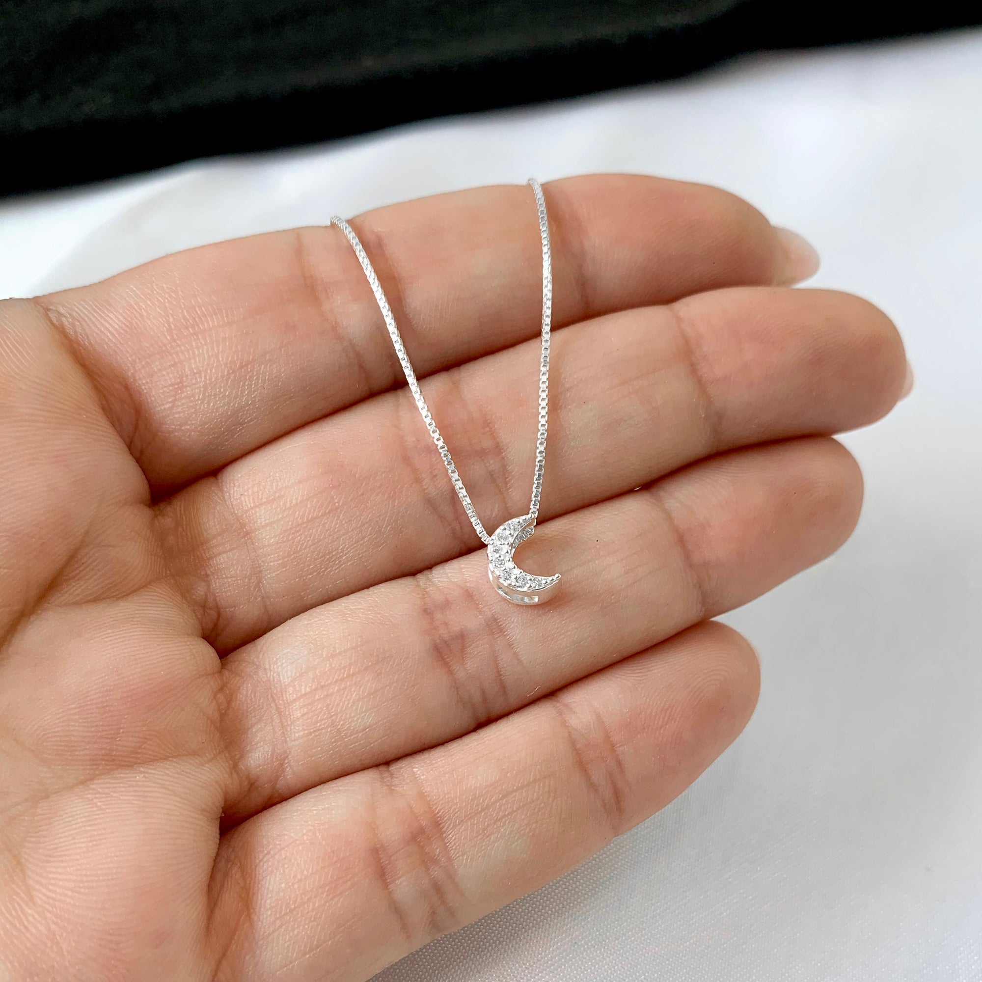 Colar Feminino Mini Lua Cravejada Prata 925